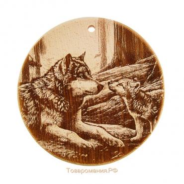 Доска из массива кедра «Волки», круглая, 18 × 18 см
