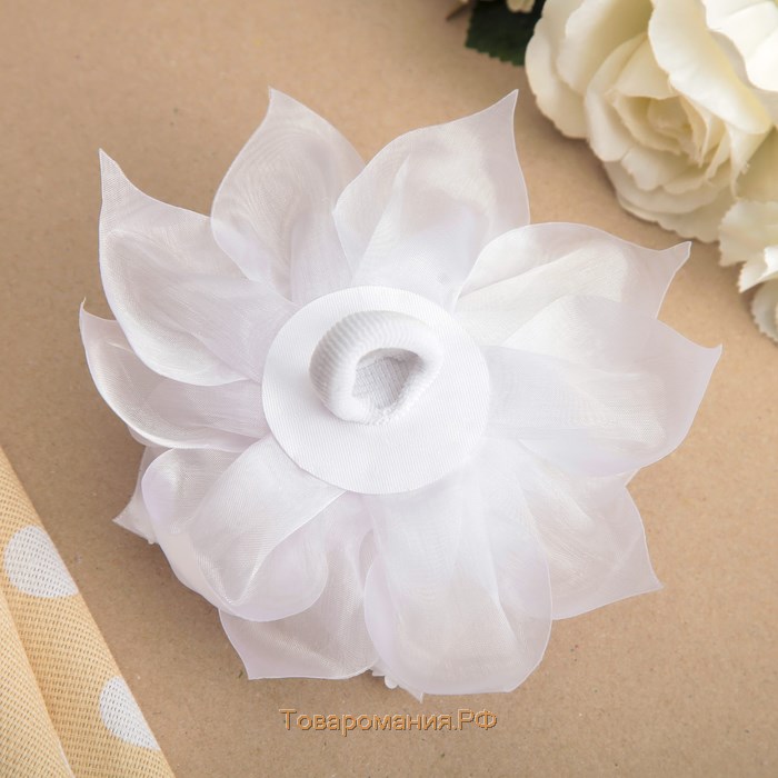 Бант для девочек с резинкой "Жемчужный цветок", белый с декором, 16 см