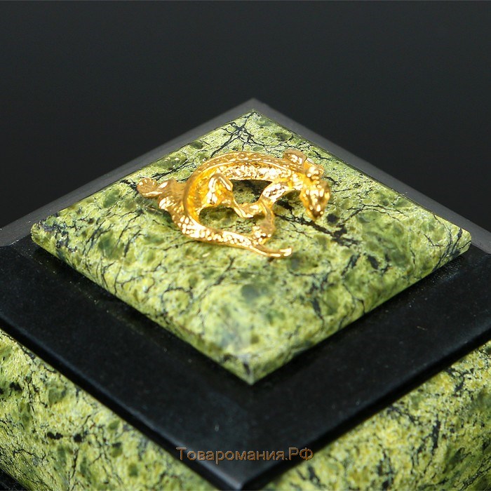 Шкатулка "Уральская царица", 8х8х6,5 см, натуральный камень, змеевик