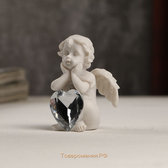 Сувенир полистоун "Белоснежный ангел с сердцем-кристаллом" МИКС 5,5х3,6х3,8 см
