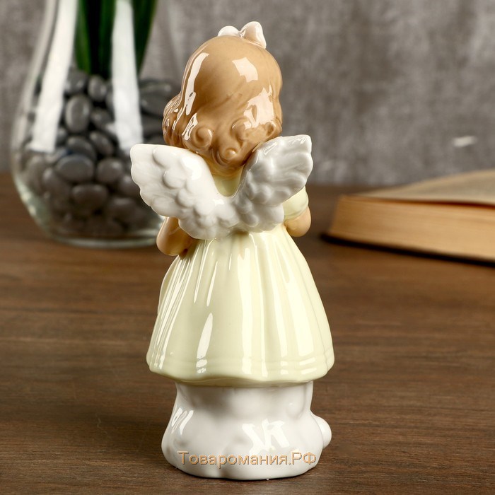 Сувенир керамика "Девочка-ангел в светло-жёлтом платье с белой шляпкой" 14,3х6,3х6,5 см
