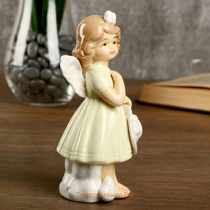 Сувенир керамика "Девочка-ангел в светло-жёлтом платье с белой шляпкой" 14,3х6,3х6,5 см