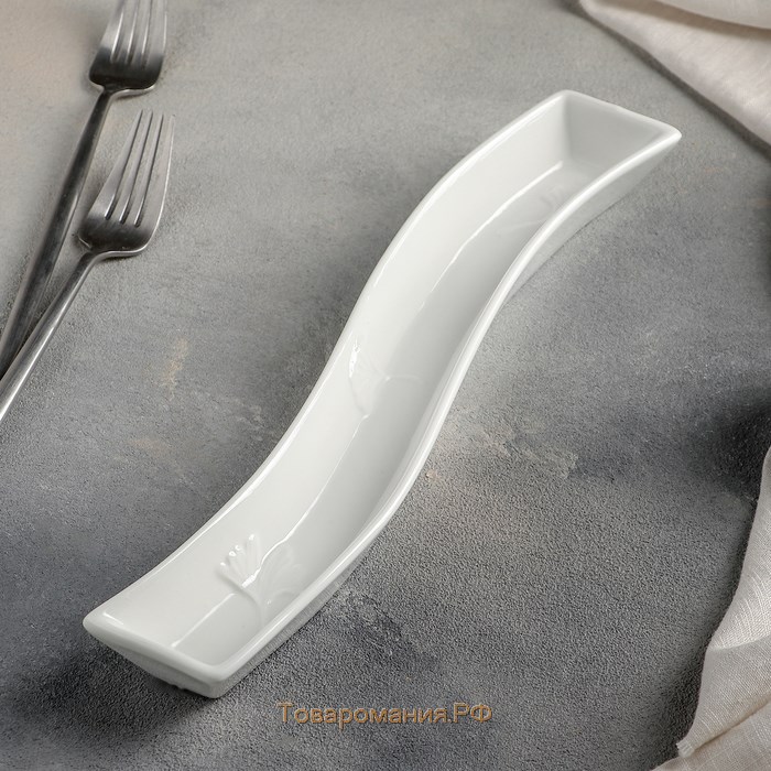 Блюдо фарфоровое для оливок Magistro «Бланш», 29,5×6 см, цвет белый