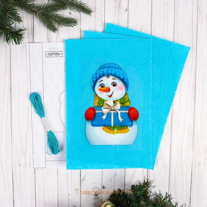 Новогодняя сумочка из фетра «Снеговик с подарочком»