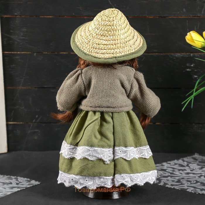 Кукла коллекционная керамика "Ириша в зелёном платье с жакетом и в шляпке" 30 см