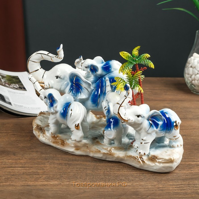 Сувенир керамика "Слон со слонятами у пальмы" синие 16,5х13х26 см