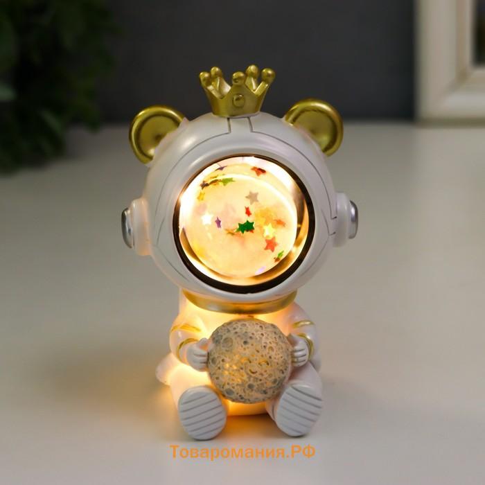 Сувенир полистоун свет "Мишка-космонавт в короне" 10,5х7х6,5 см