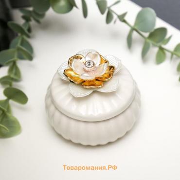 Шкатулка керамика "Белая лилия с золотом" 7х8х8 см