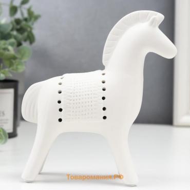 Сувенир керамика "Белый конь" матовый 15х17 см